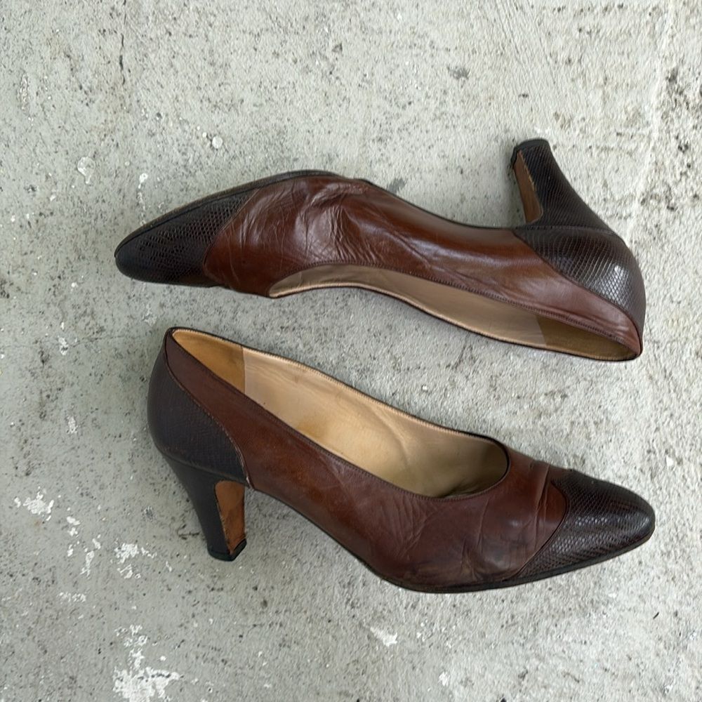 Vintage Chanel toe cap pumps - Picture 3 of 11